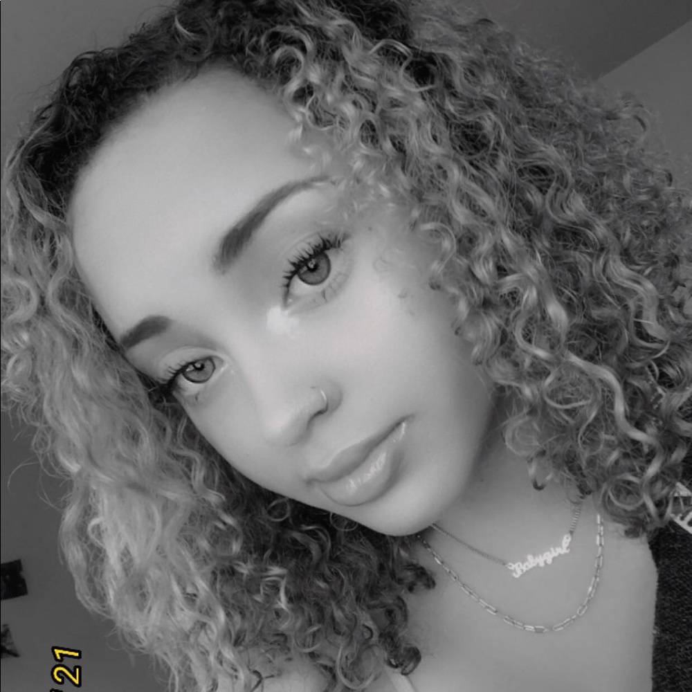 Meet your Posher, Jasmine
